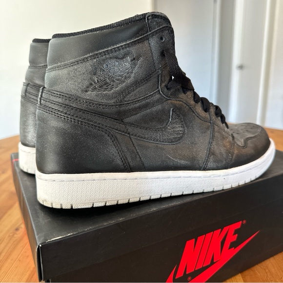 Size 10.5 - Air Jordan 1 Retro OG High Cyber Monday - Picture 7 of 15